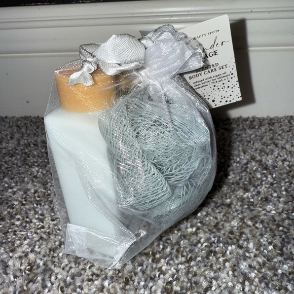 Green body care gift set NWT - Picture 3 of 4